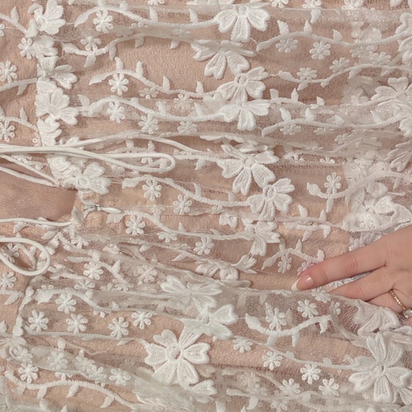 Endless Rose nude white floral sleeveless lace tiered backless midi dress - Picture 11 of 13